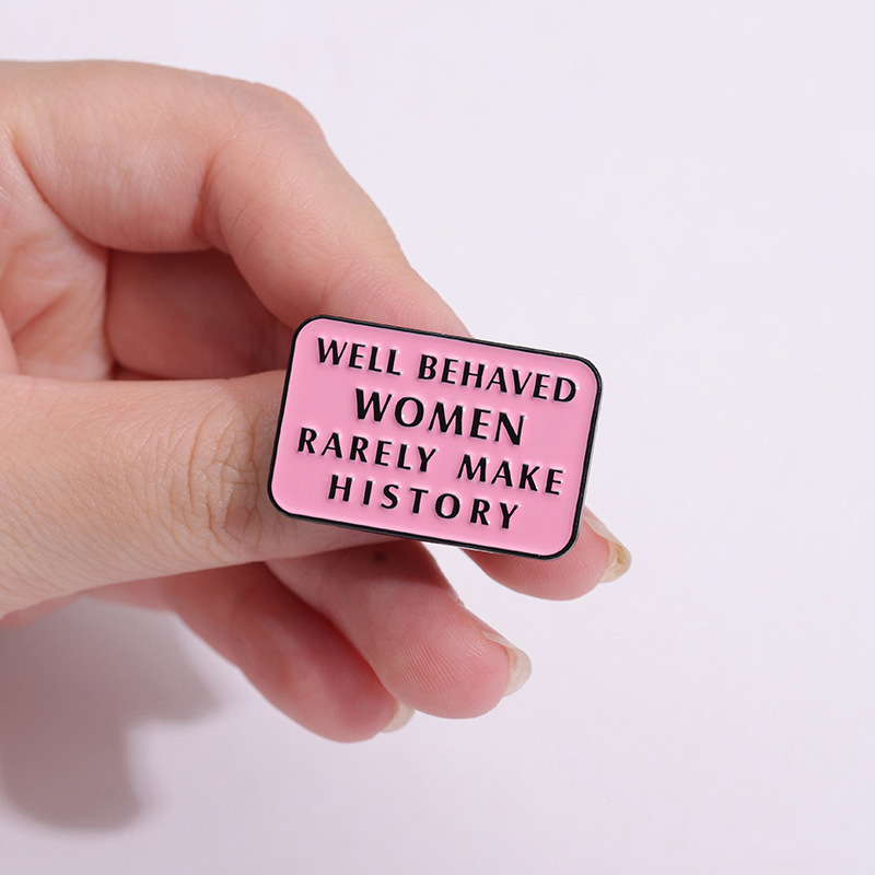 Feministyczne emaliowane szpil – Jewelry Making History recenzja i cena